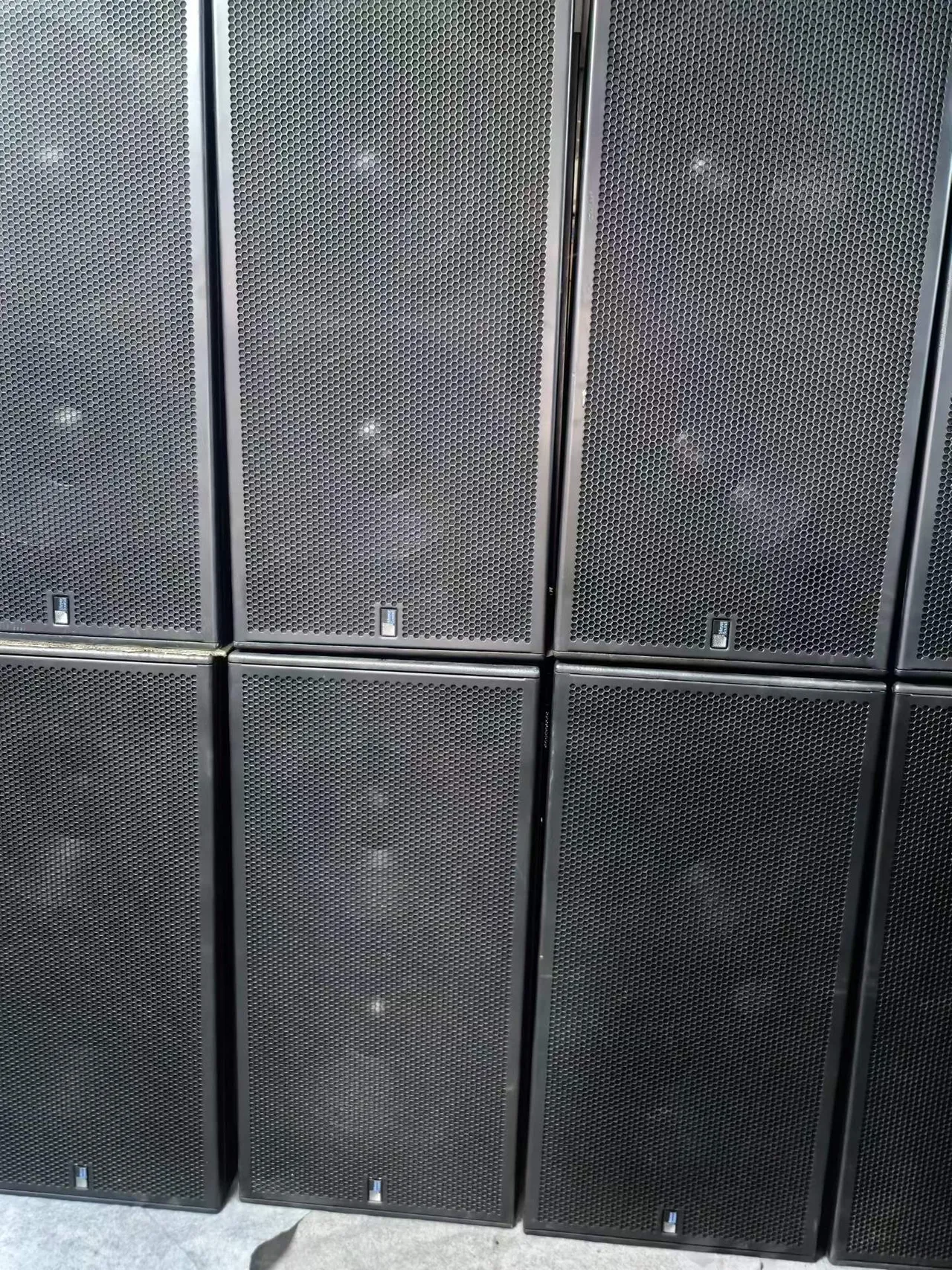 Supplied photograph of Meyer Sound 700-HP; identity and availability require confirmation — photograph 3