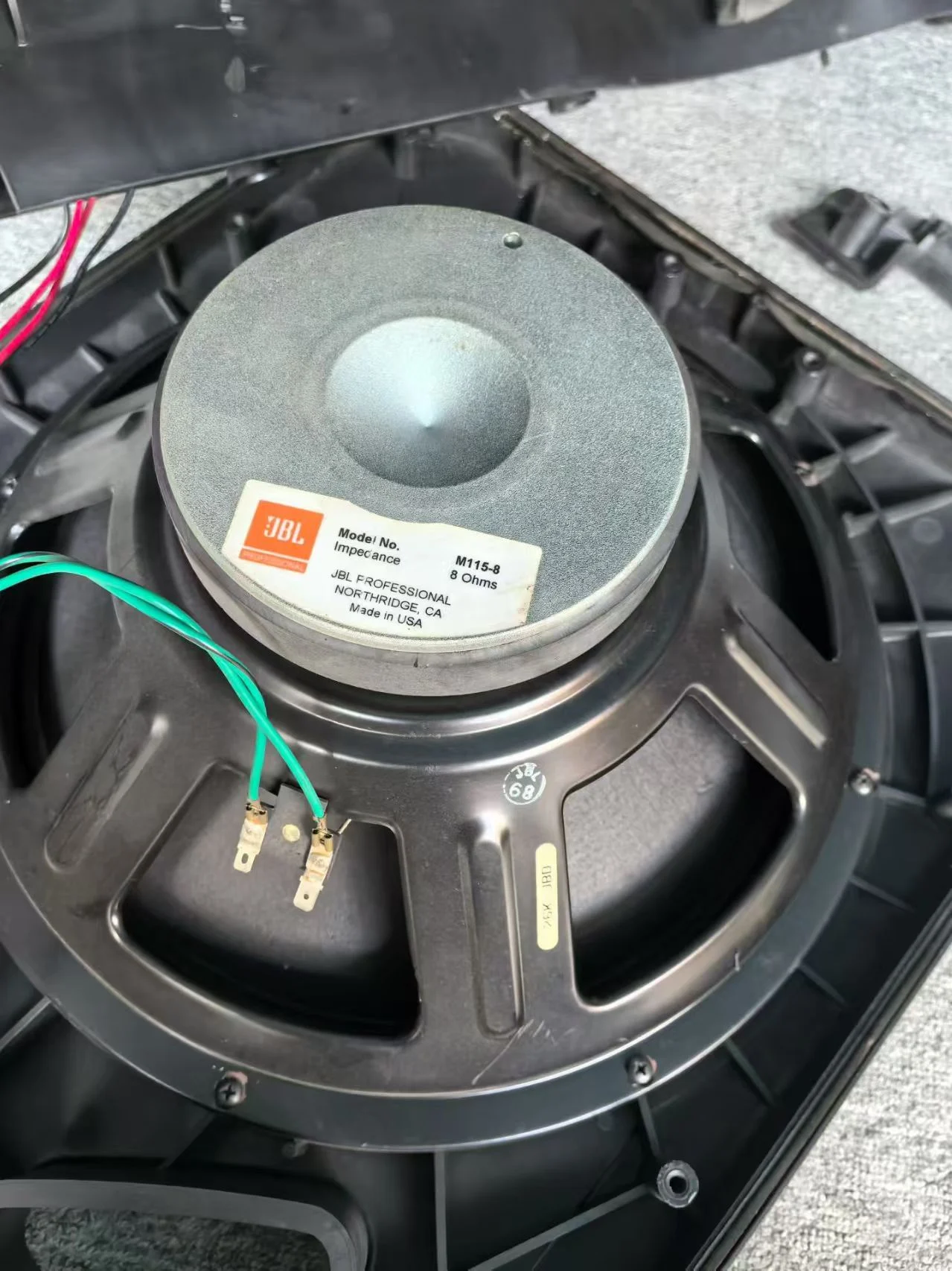 Supplied photograph of JBL EON1500; identity and availability require confirmation — photograph 3