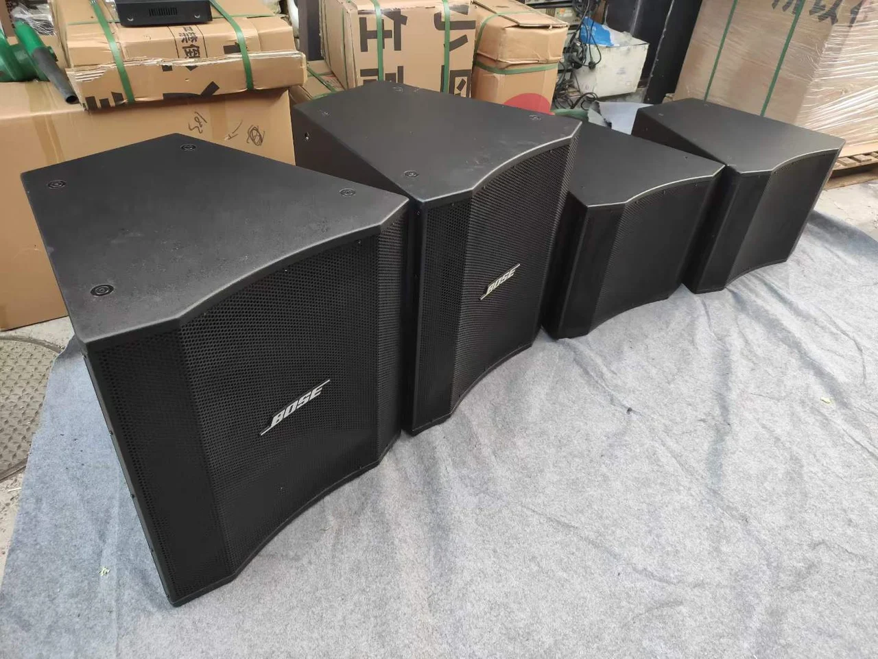 Supplied photograph of Bose Panaray LT 9400; identity, configuration and availability require confirmation — photograph 1