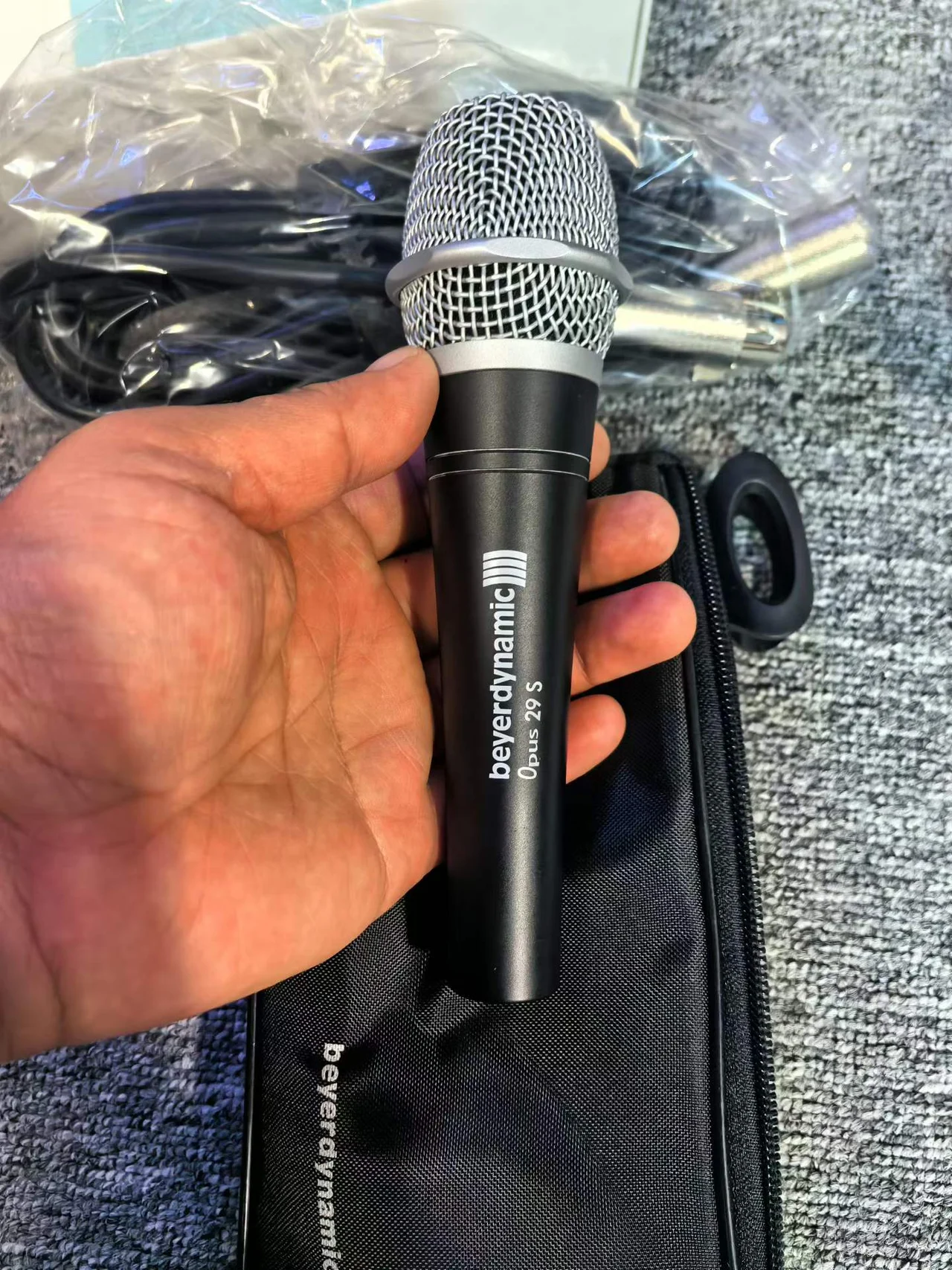 Supplied photograph of beyerdynamic Opus 29 S; identity, configuration and availability require confirmation — photograph 1