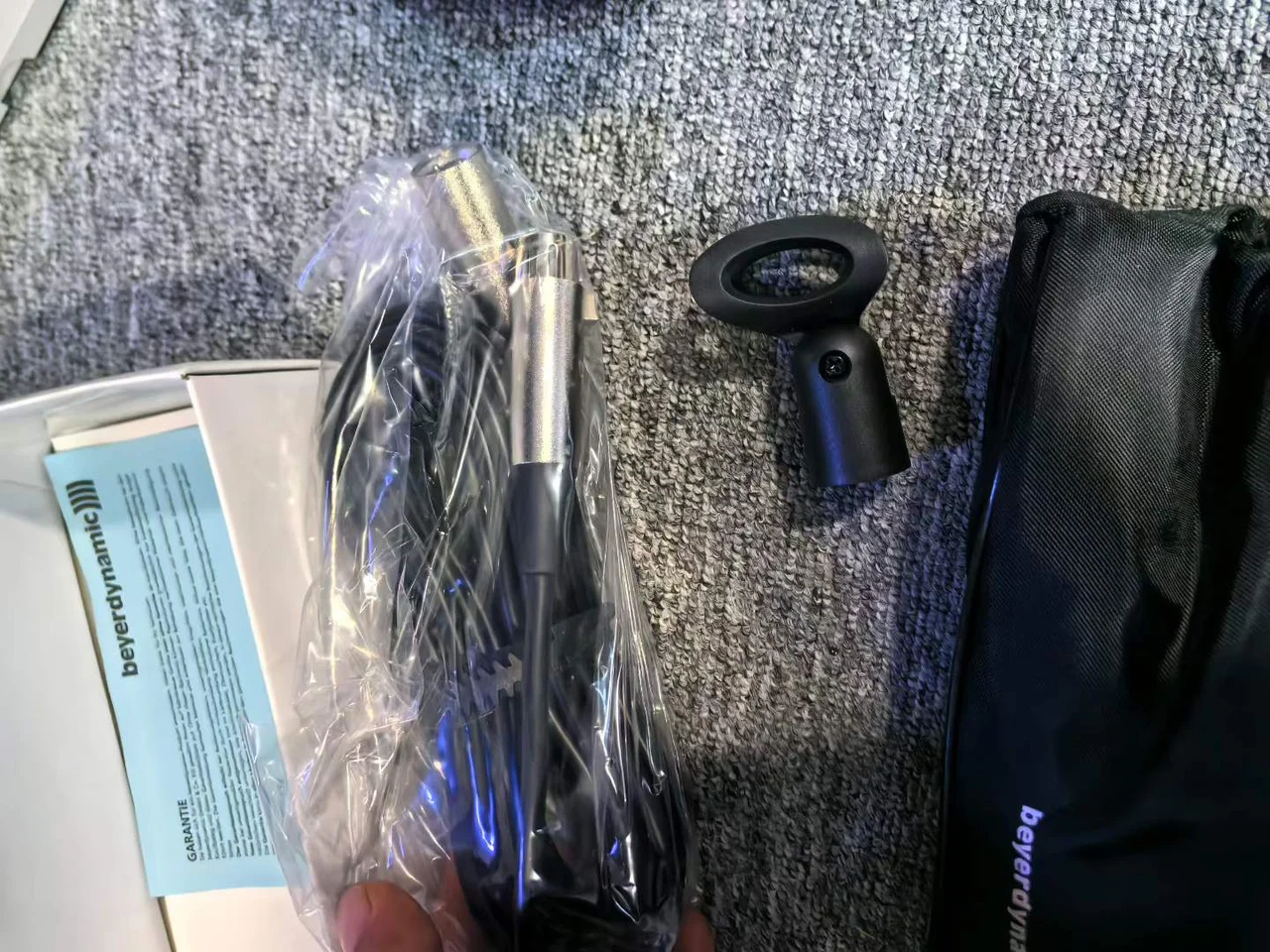 Supplied photograph of beyerdynamic Opus 29 S; identity, configuration and availability require confirmation — photograph 3