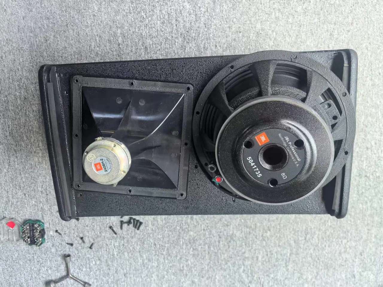Supplied photograph of JBL KP4010; identity, configuration and availability require confirmation — photograph 3